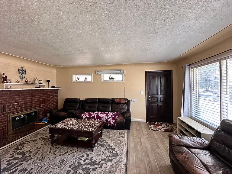 2240 Nome St — Photo 5
