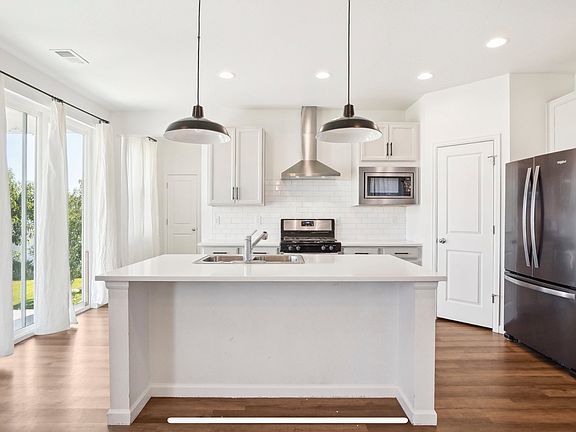 5th image of 1511 Lake Vista Way