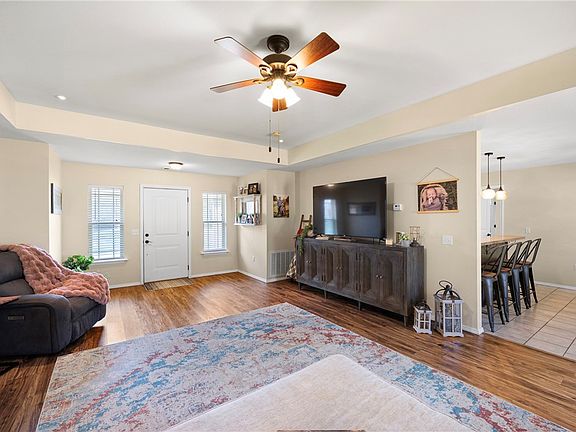 5th image of 155 Quail Meadow Dr