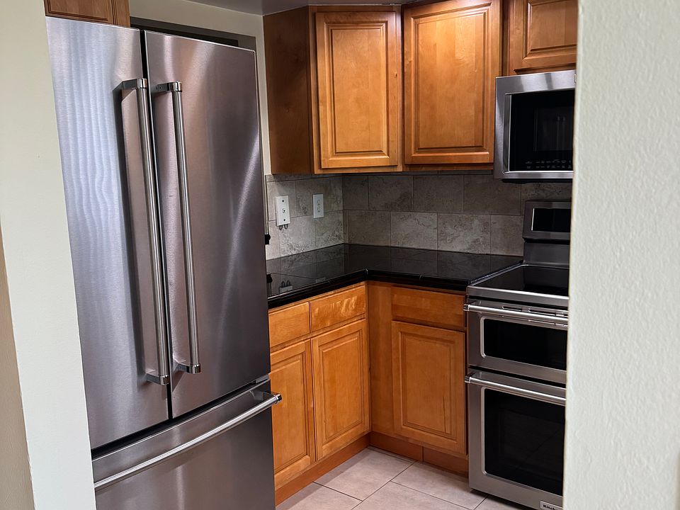 1st image of 211 S 6th St APT 507