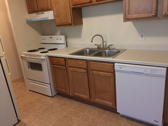 2nd image of 2647 Emerson Ave S #4
