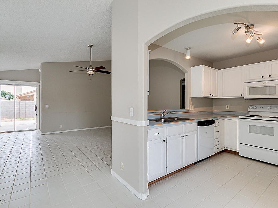 1st image of 8841 W Morningside Dr