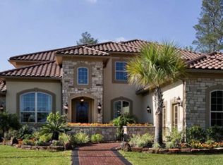 19 Wooded Overlook Dr, The Woodlands, TX 77375
