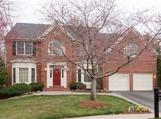 10201 Palmer Glen Ct, Oakton, VA 22124