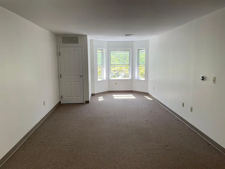 30 Franklin St #227 — Photo 9