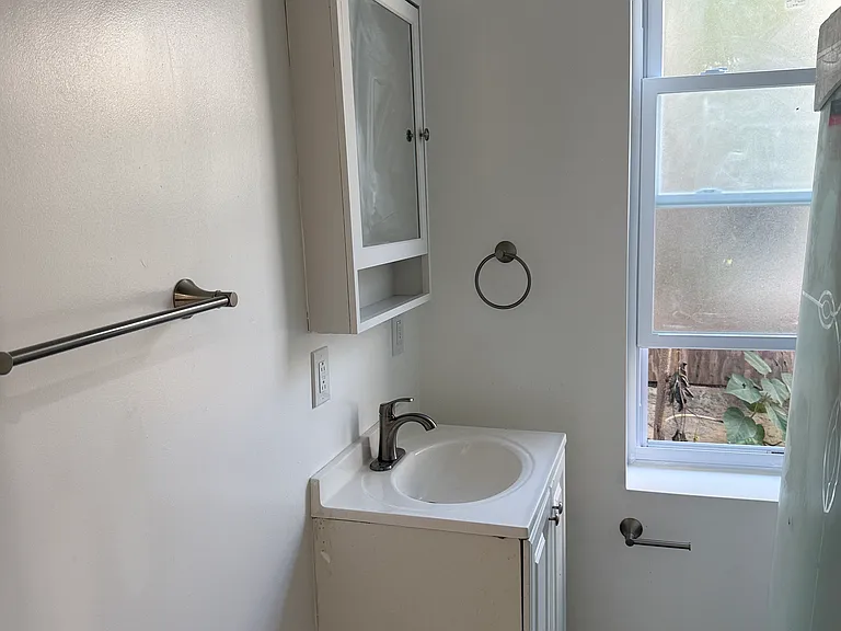 2235 N Van Pelt St — Photo 14
