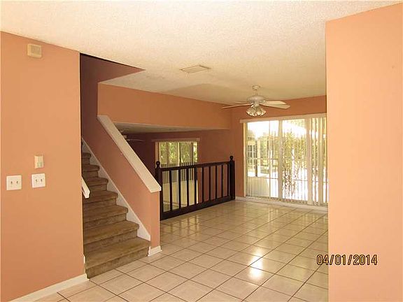 3rd image of 13909 Briardale Ln