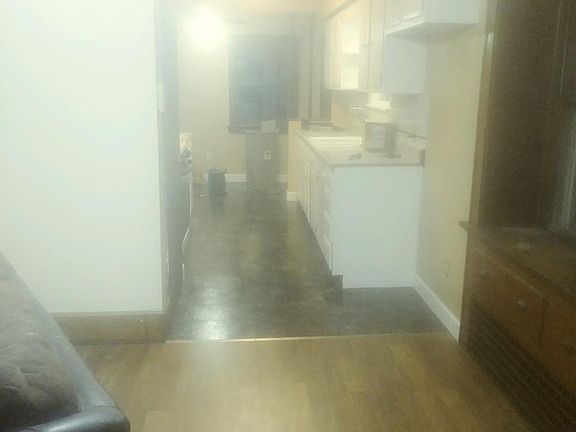 5th image of 1070 Dietz Ave