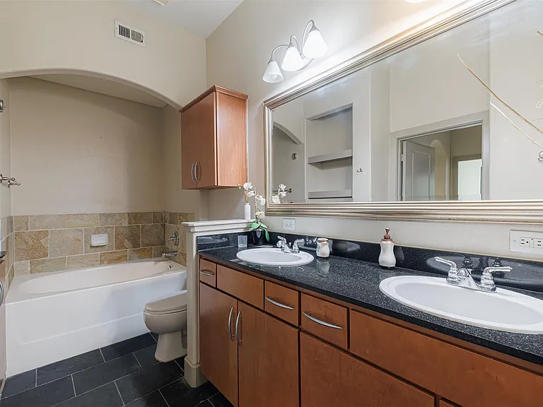 1901 Post Oak Blvd #3109 — Photo 16
