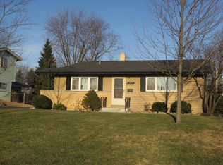 7623 Catalpa Ave, Woodridge, IL 60517