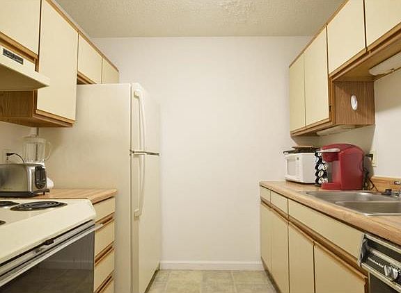 2nd image of 9037 N Swan Cir