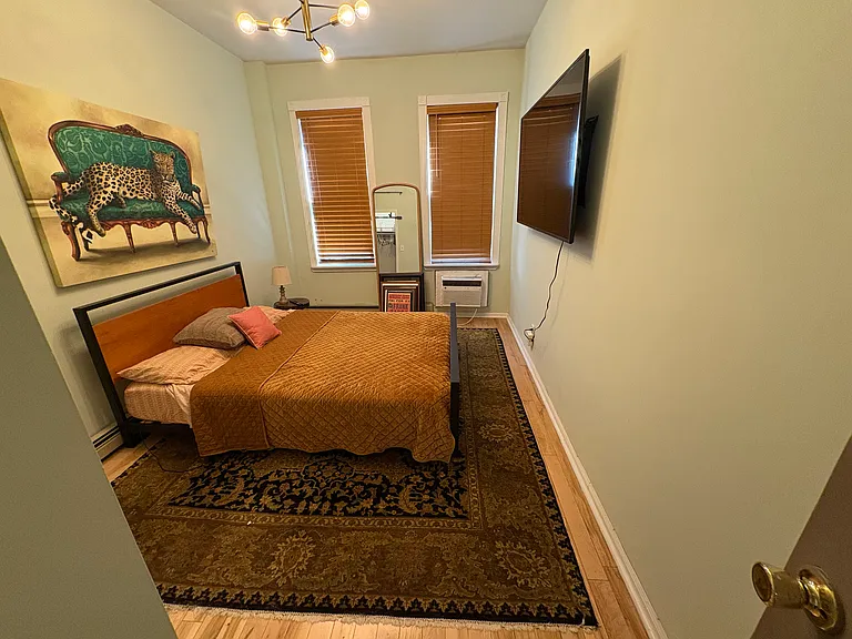 108 Thorne St #1R — Photo 7