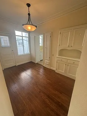Fabulous 1-BR in Art Deco Timeless Building at Marina — Photo 3