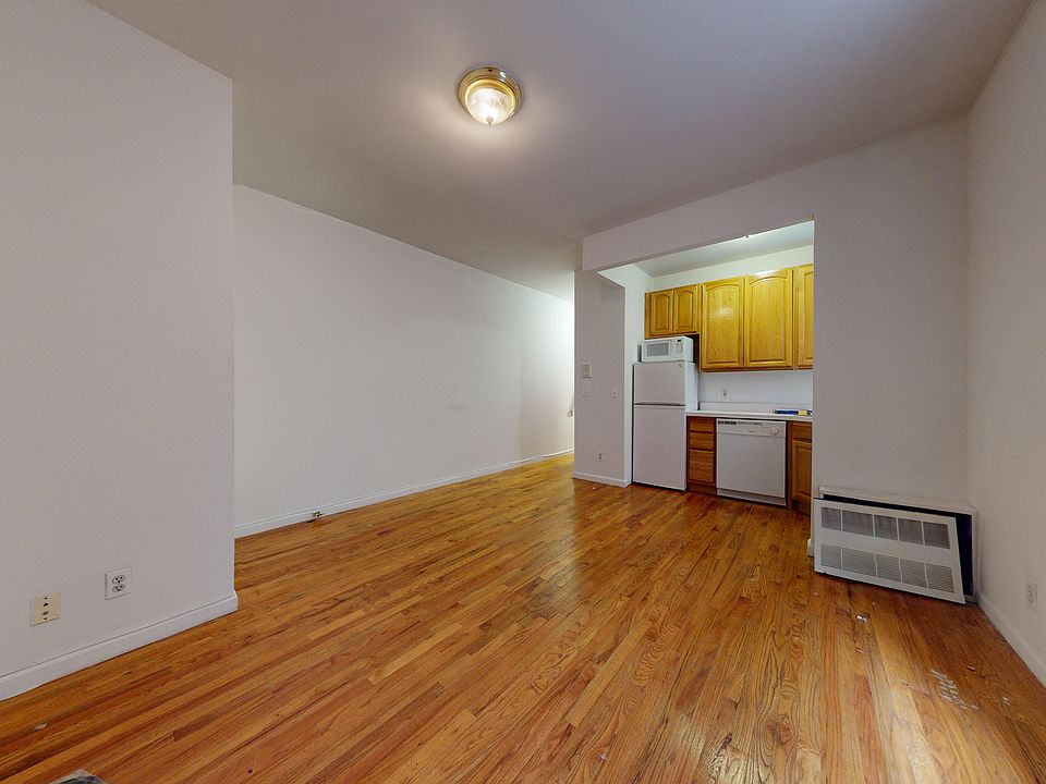 2nd image of 230 E 87th St APT 1d