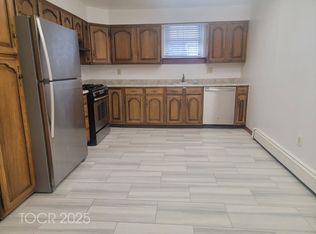156 Chestnut St #A, Rutherford, NJ 07070