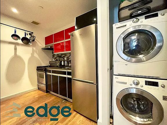 4th image of 300 Nassau Ave #2