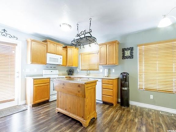 4th image of 6643 N Malachite Way