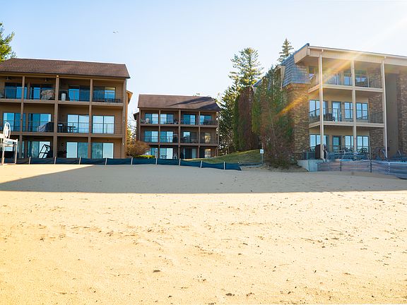 3rd image of 1603 N Us Highway 31 N APT 3
