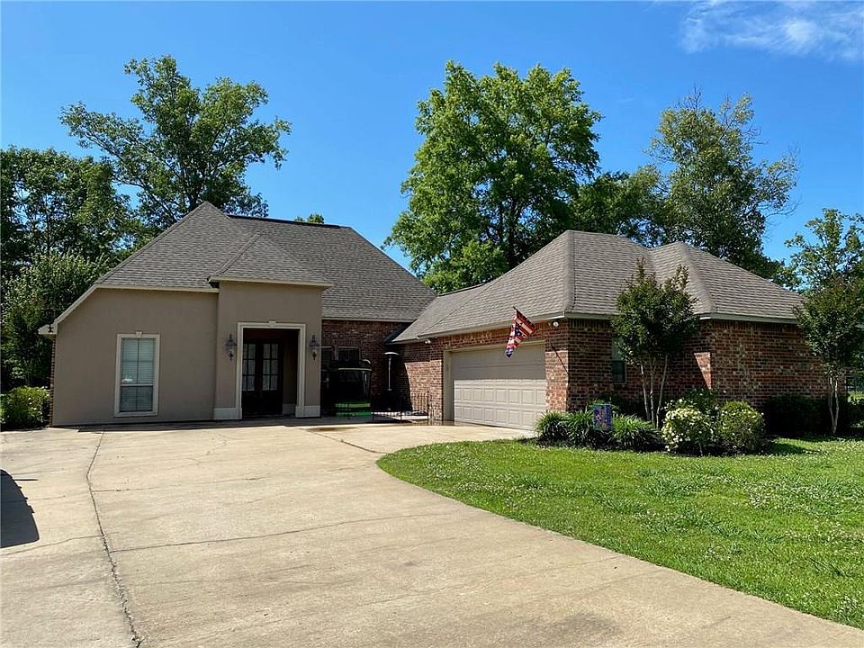 1st image of 114 Lakefront Dr