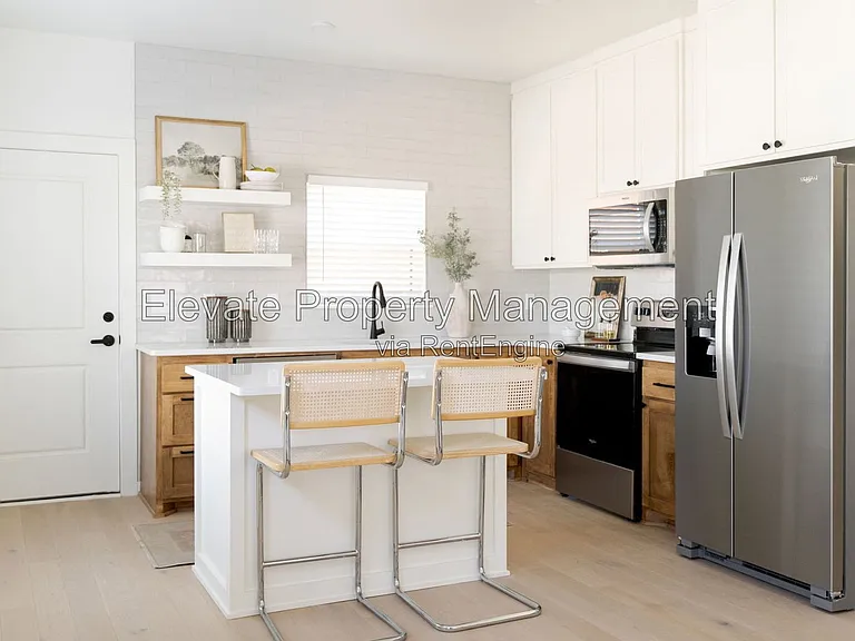 1612 NW 17th St #1 — Photo 2