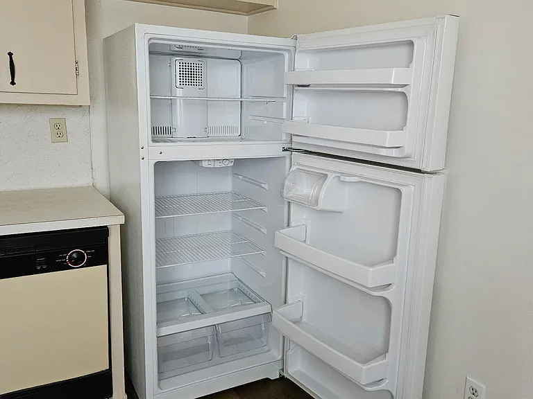 102 E Avenue A #6 — Photo 7