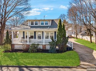 12 Chestnut St, Cresskill, NJ 07626