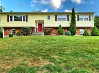 721 N Greenbrier Dr, Orange, CT 06477