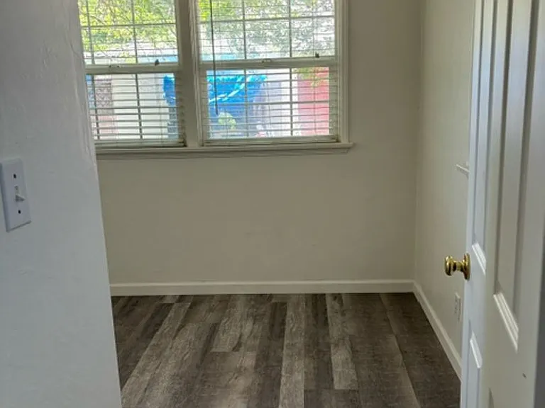 821 Vine St — Photo 9