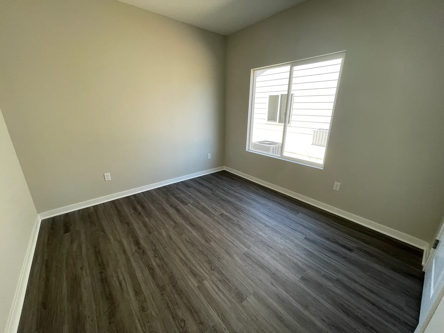 3 bed, 1110 sqft, $1,695 — Photo 4