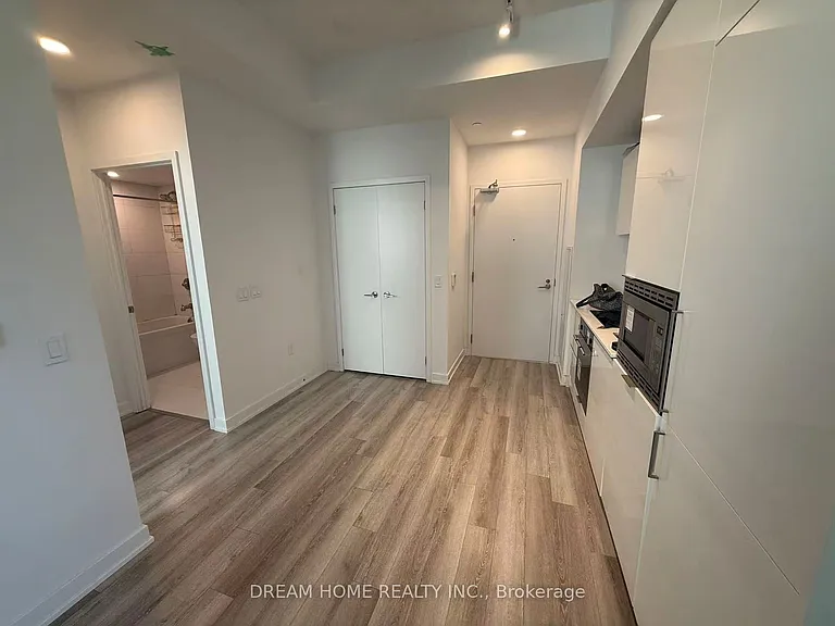 238 Simcoe St #702 — Photo 3