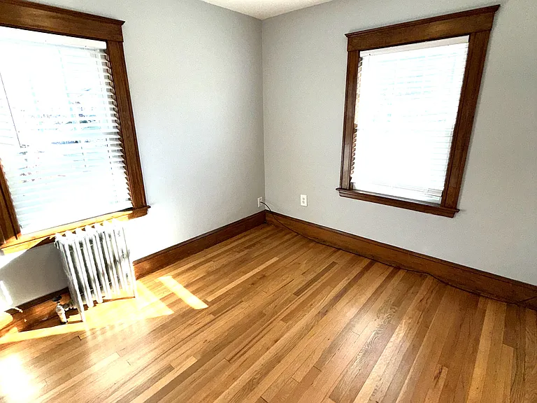 75 Sterling St #4 — Photo 4