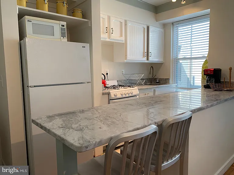 2130 N St NW #405 — Photo 16