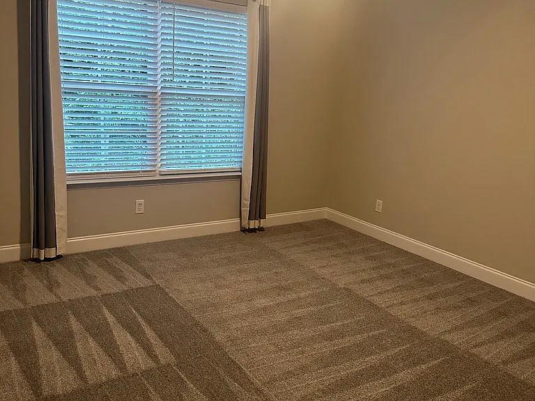 528 Bellingham Dr NE — Photo 16