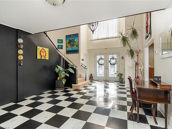 4th image of 10 Douglas Pl