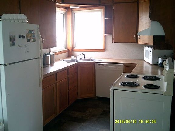5th image of 202 E F St