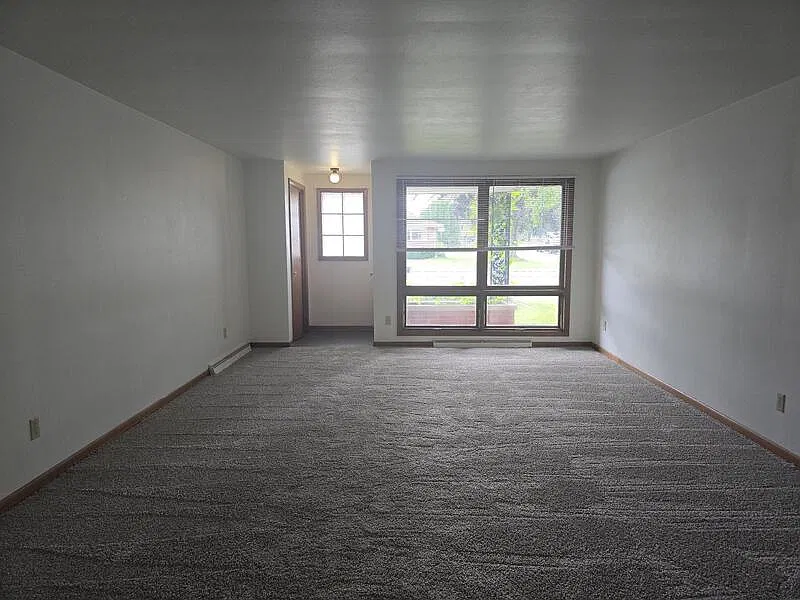 2 bed, 1.0 bath, $1,249 — Photo 4
