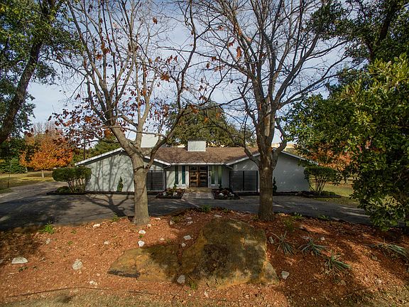 4th image of 2600 Sherri Ln