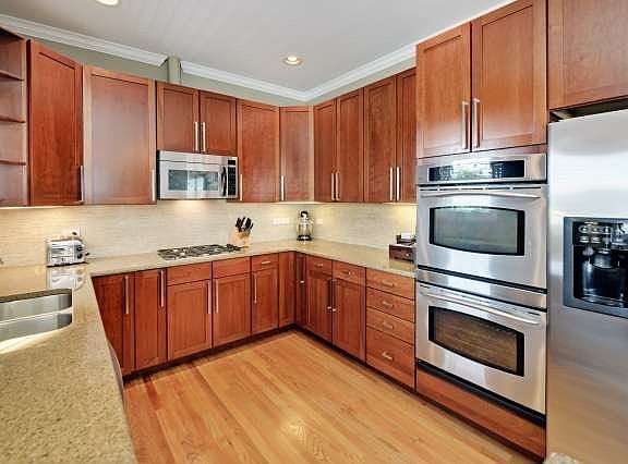 5th image of 3332 N Ashland Ave