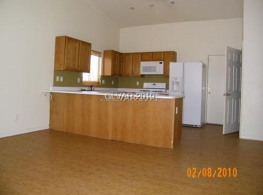 4th image of 5226 Treasure Ave
