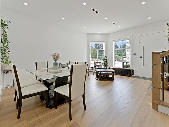 3rd image of 5826 138th St