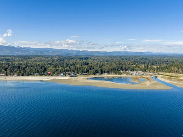 8998 A Clarkson Ave, Comox Valley, BC V9J 1B2