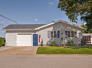 841 N 2nd St, Monmouth, IL 61462