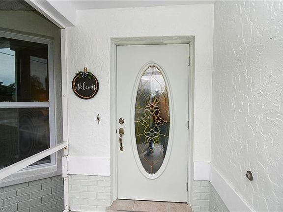 4th image of 206 SW 37th Ter