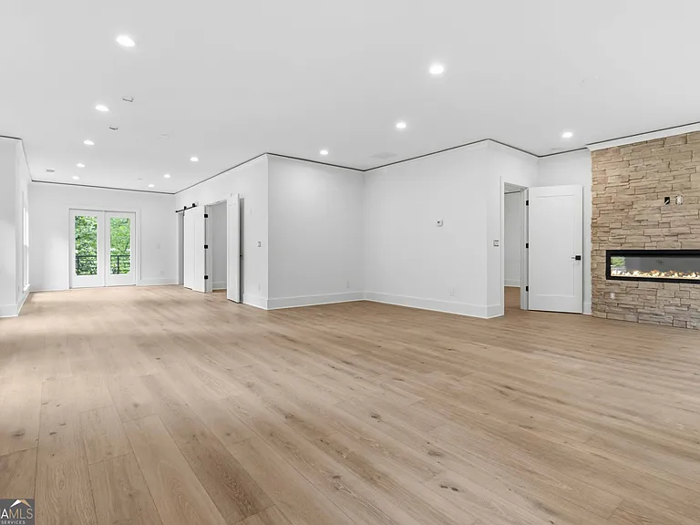 3196 Towerview Dr NE — Photo 33