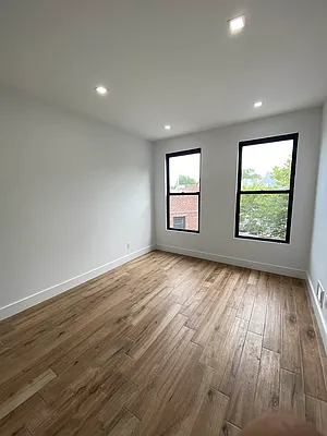 Rented by Marquis Real Estate Services | media 25