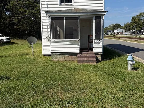 239 N 5th St, Suffolk, VA 23434