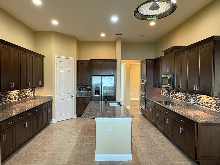 3700 Paradiso Cir — Photo 6