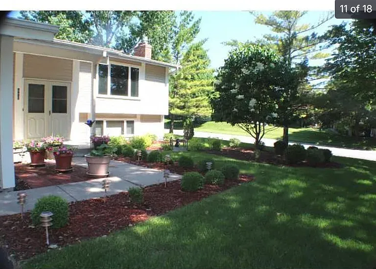 9983 Balmoral Ln — Photo 2