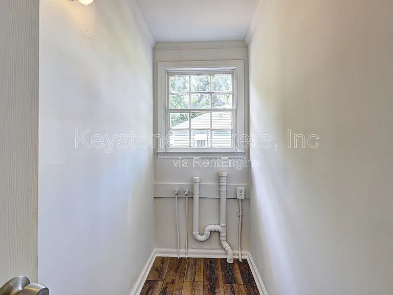 2752 Alden St — Photo 8