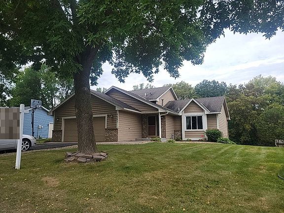 4th image of 9587 Teakwood Ln N